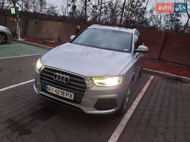 Внедорожник / Кроссовер Audi Q3 2016 в Киеве