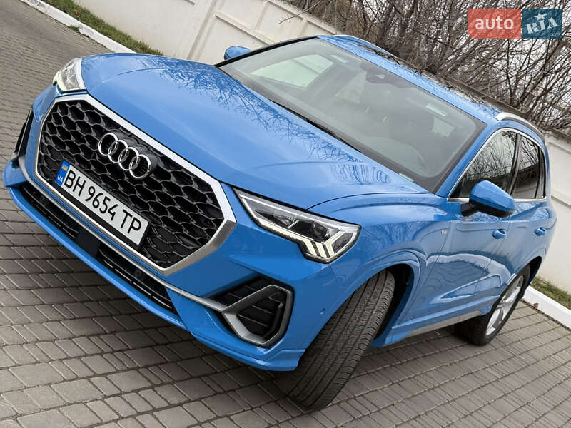 Внедорожник / Кроссовер Audi Q3 2019 в Одессе