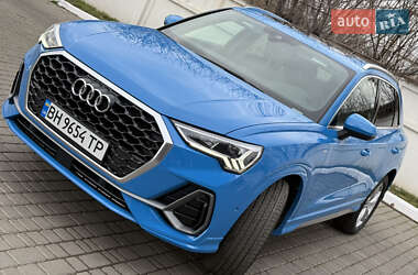 Внедорожник / Кроссовер Audi Q3 2019 в 