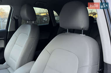 Внедорожник / Кроссовер Audi Q3 2012 в 