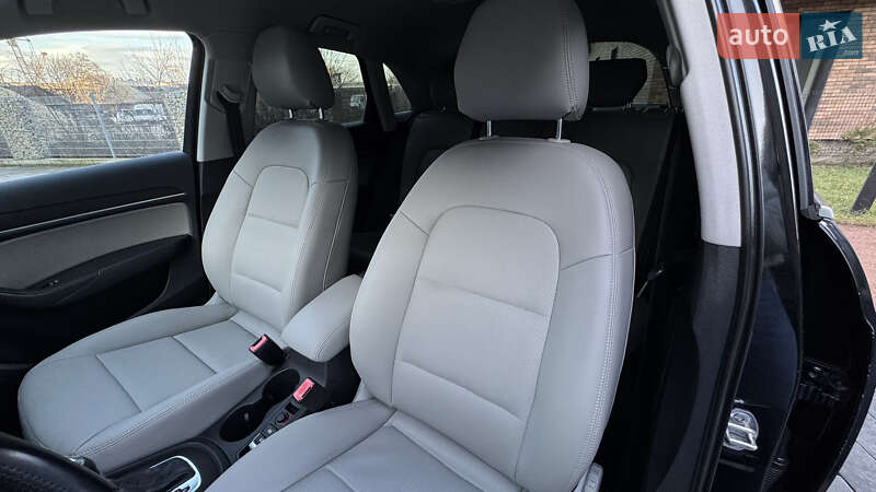 Внедорожник / Кроссовер Audi Q3 2012 в Ивано-Франковске