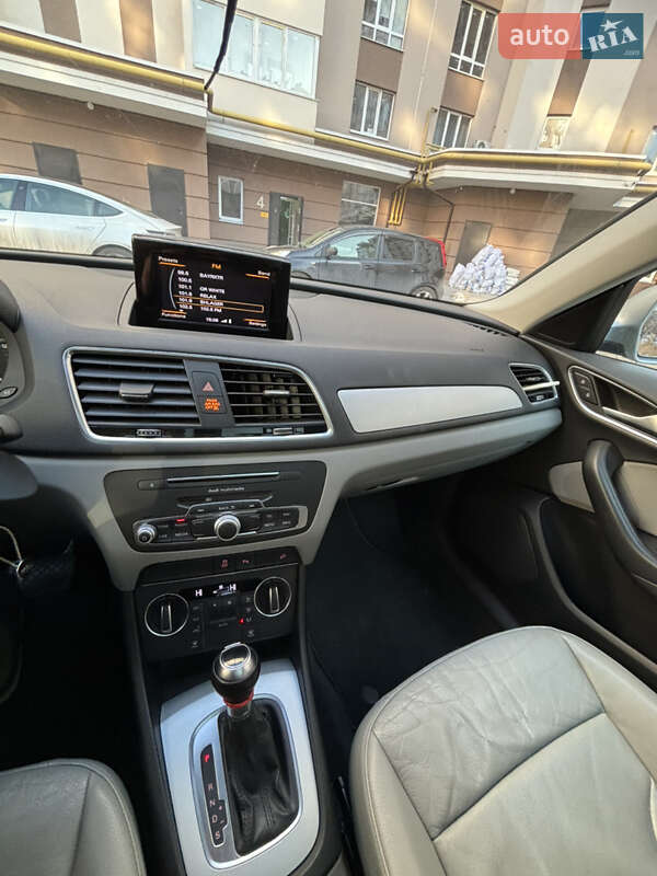 Внедорожник / Кроссовер Audi Q3 2017 в Киеве