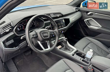 Внедорожник / Кроссовер Audi Q3 2023 в 