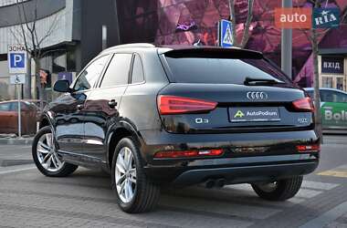 Внедорожник / Кроссовер Audi Q3 2015 в Киеве