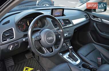 Внедорожник / Кроссовер Audi Q3 2015 в Киеве