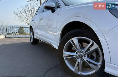 Позашляховик / Кросовер Audi Q3 2020 в 