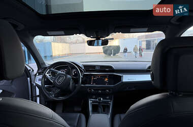 Позашляховик / Кросовер Audi Q3 2020 в 