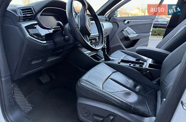 Позашляховик / Кросовер Audi Q3 2020 в 