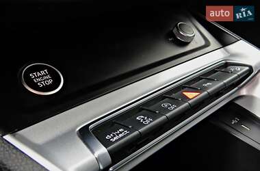 Внедорожник / Кроссовер Audi Q3 2022 в 