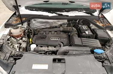 Внедорожник / Кроссовер Audi Q3 2018 в 