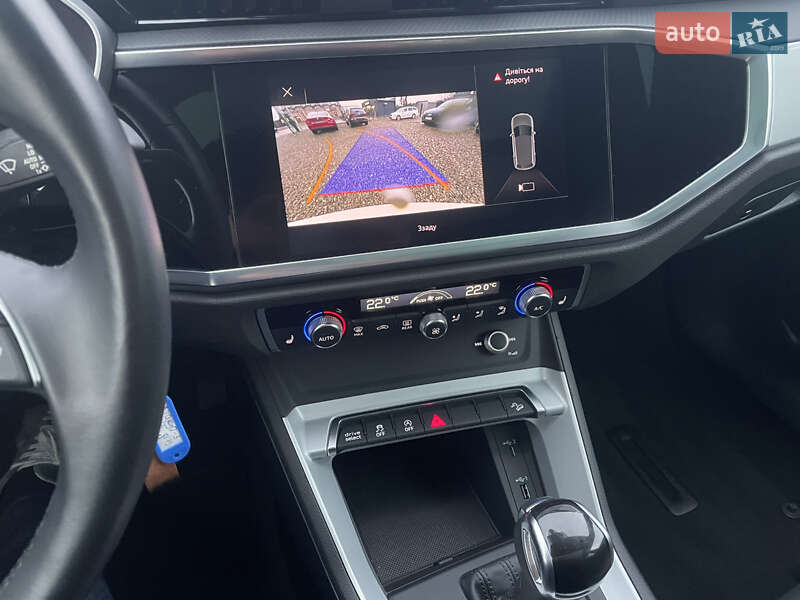 Внедорожник / Кроссовер Audi Q3 2021 в Стрые