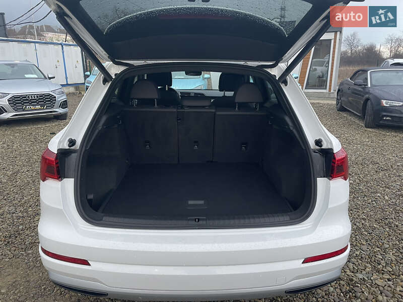 Внедорожник / Кроссовер Audi Q3 2021 в Стрые