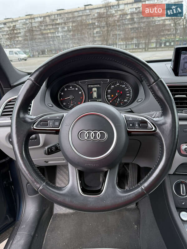 Внедорожник / Кроссовер Audi Q3 2016 в Киеве