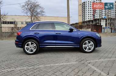 Внедорожник / Кроссовер Audi Q3 2024 в 
