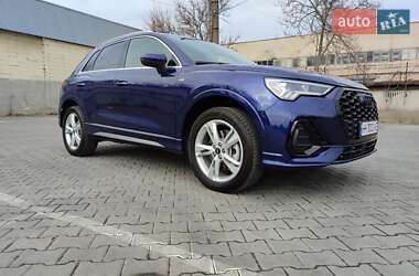 Внедорожник / Кроссовер Audi Q3 2024 в 