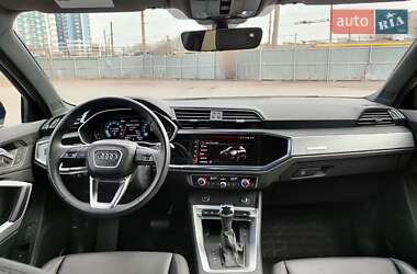 Внедорожник / Кроссовер Audi Q3 2024 в 