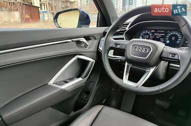 Внедорожник / Кроссовер Audi Q3 2024 в 
