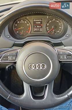 Позашляховик / Кросовер Audi Q3 2016 в 