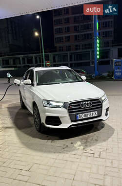 Внедорожник / Кроссовер Audi Q3 2017 в Ужгороде