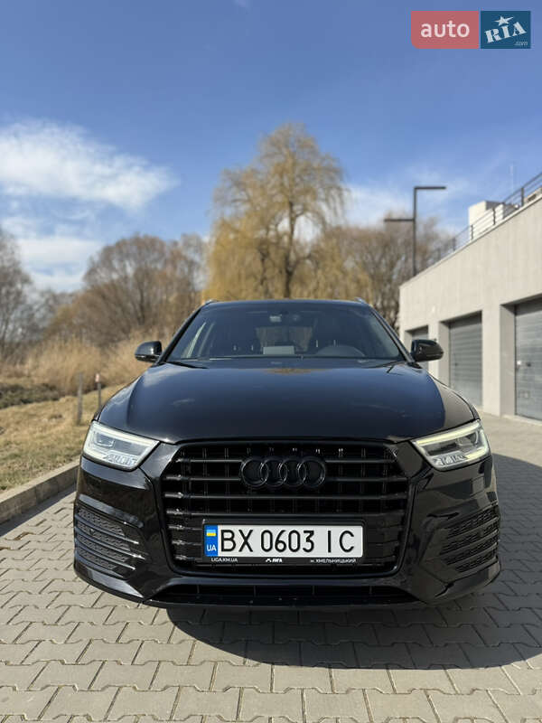 Внедорожник / Кроссовер Audi Q3 2016 в 