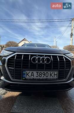 Внедорожник / Кроссовер Audi Q3 2021 в 