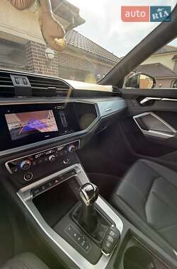 Внедорожник / Кроссовер Audi Q3 2021 в 