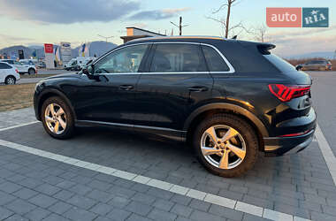 Позашляховик / Кросовер Audi Q3 2019 в 