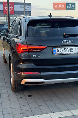 Позашляховик / Кросовер Audi Q3 2019 в 