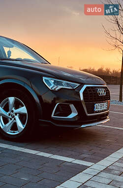 Позашляховик / Кросовер Audi Q3 2019 в 