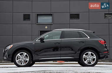 Позашляховик / Кросовер Audi Q3 2019 в 
