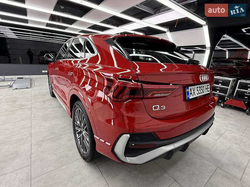 Позашляховик / Кросовер Audi Q3 2022 в Києві