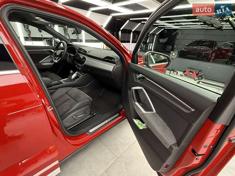 Позашляховик / Кросовер Audi Q3 2022 в Києві