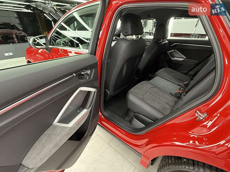 Позашляховик / Кросовер Audi Q3 2022 в Києві
