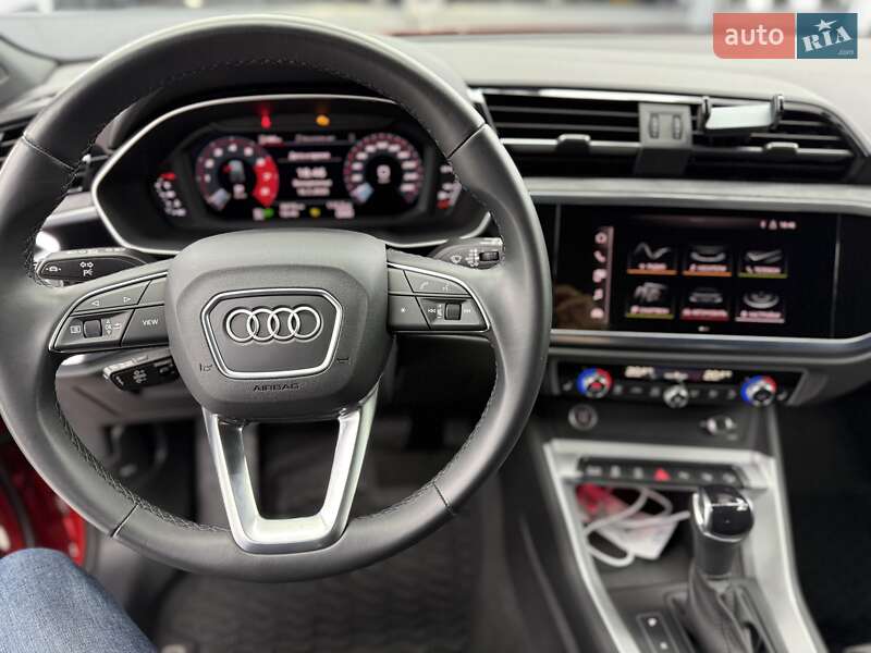 Позашляховик / Кросовер Audi Q3 2022 в Києві