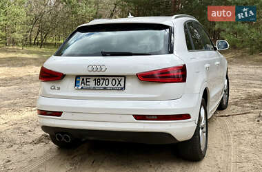 Внедорожник / Кроссовер Audi Q3 2015 в 