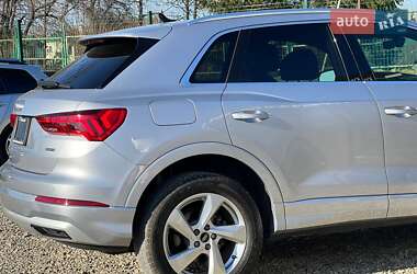 Внедорожник / Кроссовер Audi Q3 2022 в 