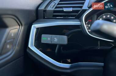 Внедорожник / Кроссовер Audi Q3 2022 в 
