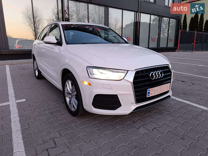 Внедорожник / Кроссовер Audi Q3 2017 в Львове