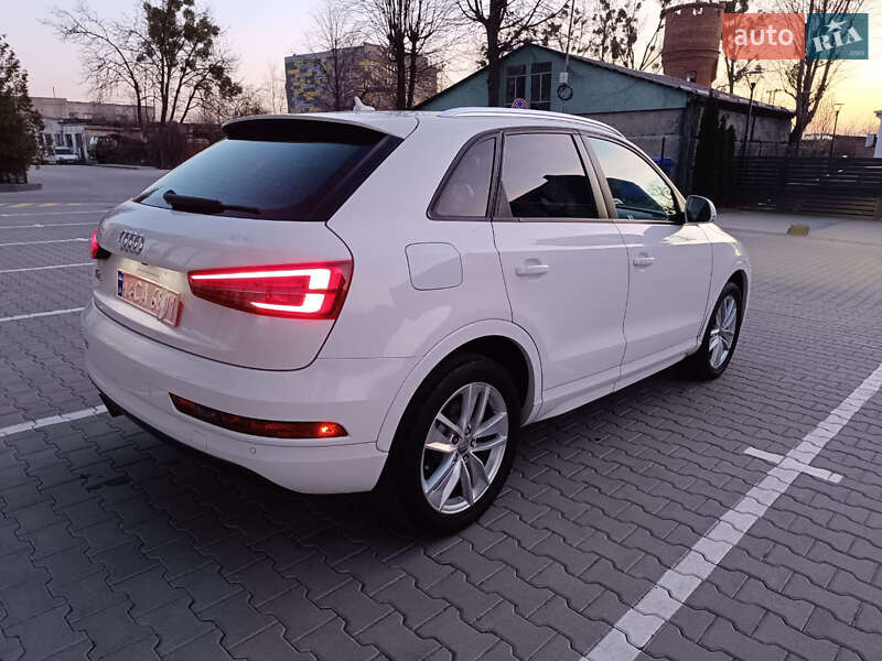 Внедорожник / Кроссовер Audi Q3 2017 в Львове
