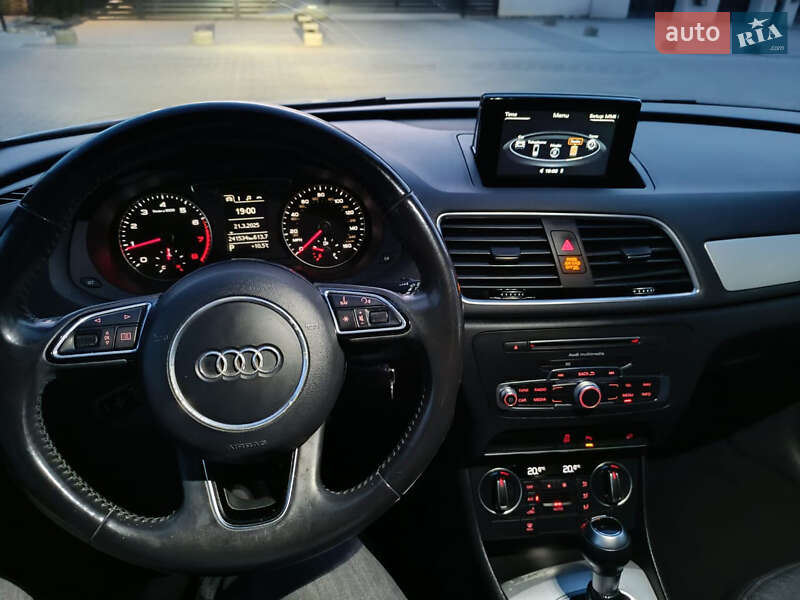 Внедорожник / Кроссовер Audi Q3 2017 в Львове
