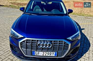 Внедорожник / Кроссовер Audi Q3 2021 в 