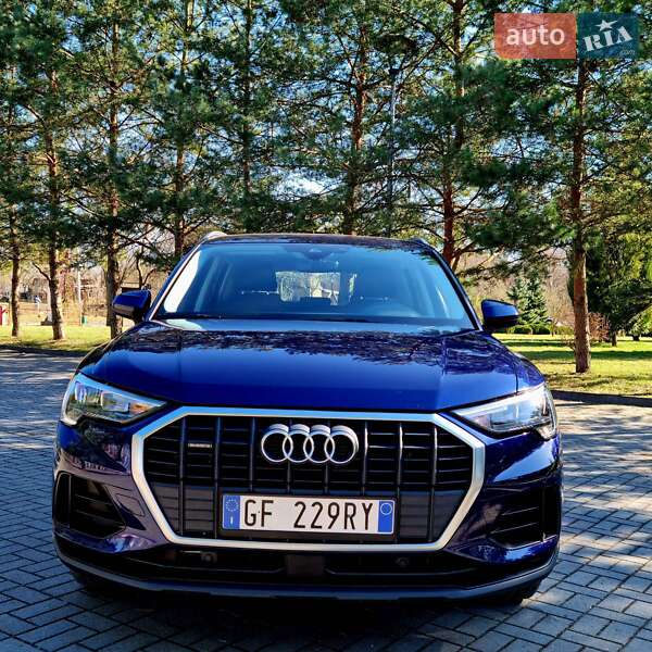 Внедорожник / Кроссовер Audi Q3 2021 в Трускавце