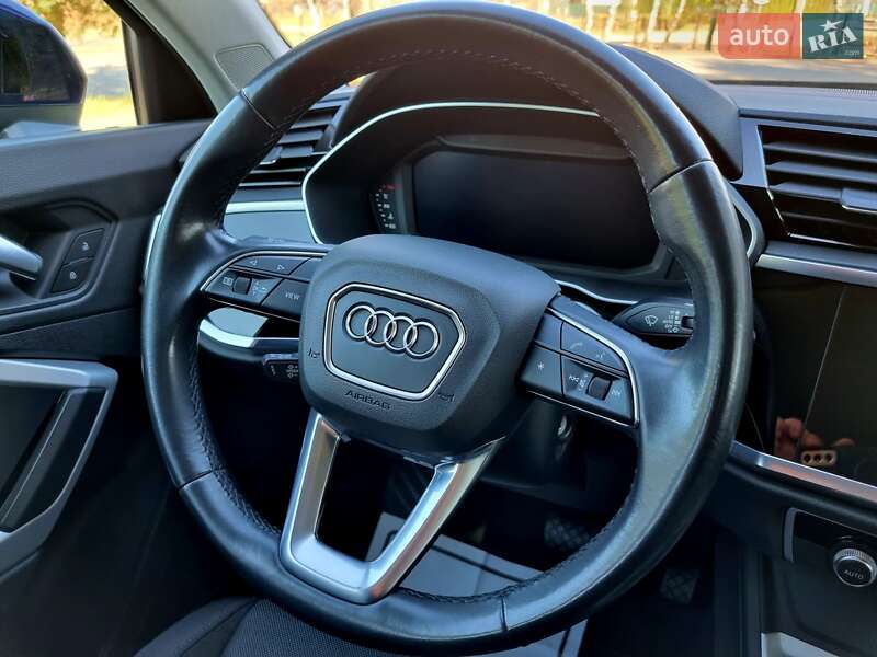 Внедорожник / Кроссовер Audi Q3 2021 в Трускавце