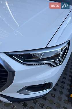 Внедорожник / Кроссовер Audi Q3 2021 в 