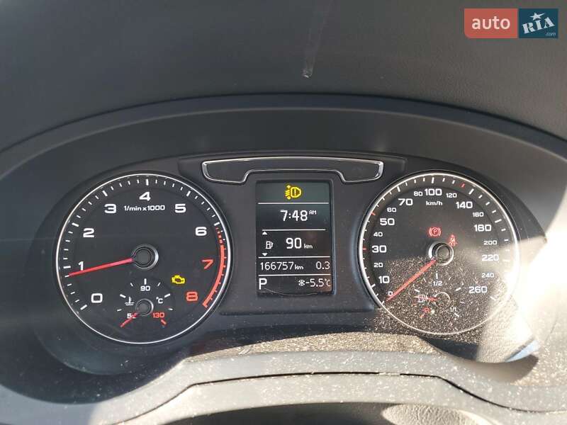 Внедорожник / Кроссовер Audi Q3 2016 в Киеве