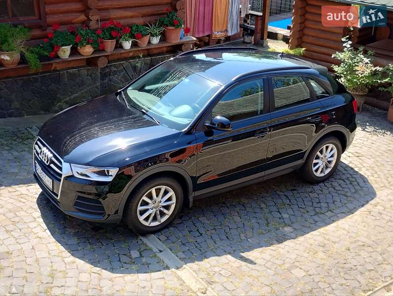 Внедорожник / Кроссовер Audi Q3 2015 в Ужгороде