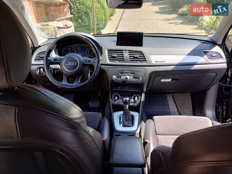 Внедорожник / Кроссовер Audi Q3 2015 в Ужгороде