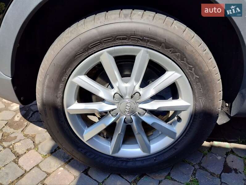 Внедорожник / Кроссовер Audi Q3 2015 в Ужгороде