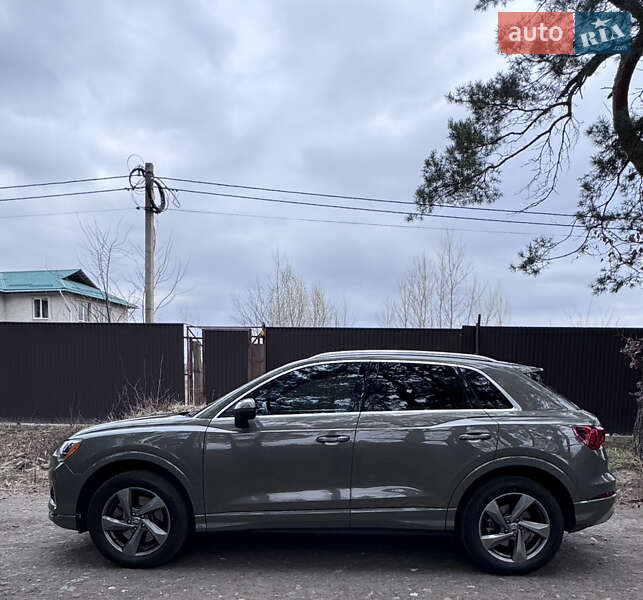 Внедорожник / Кроссовер Audi Q3 2019 в Киеве
