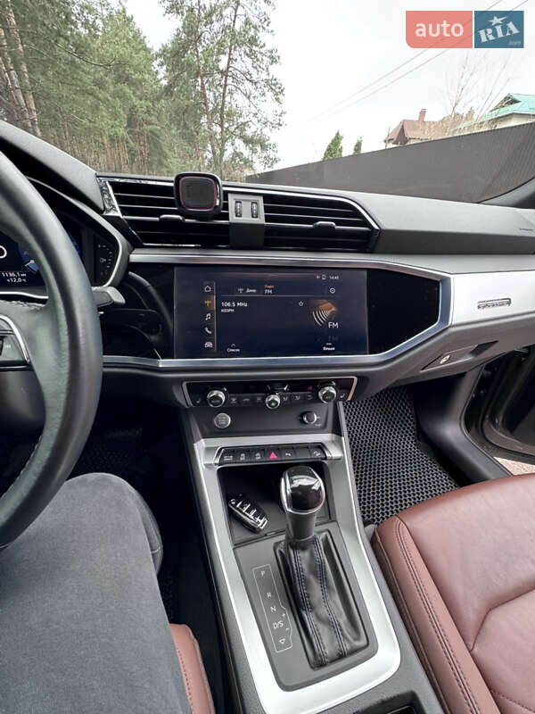 Внедорожник / Кроссовер Audi Q3 2019 в Киеве